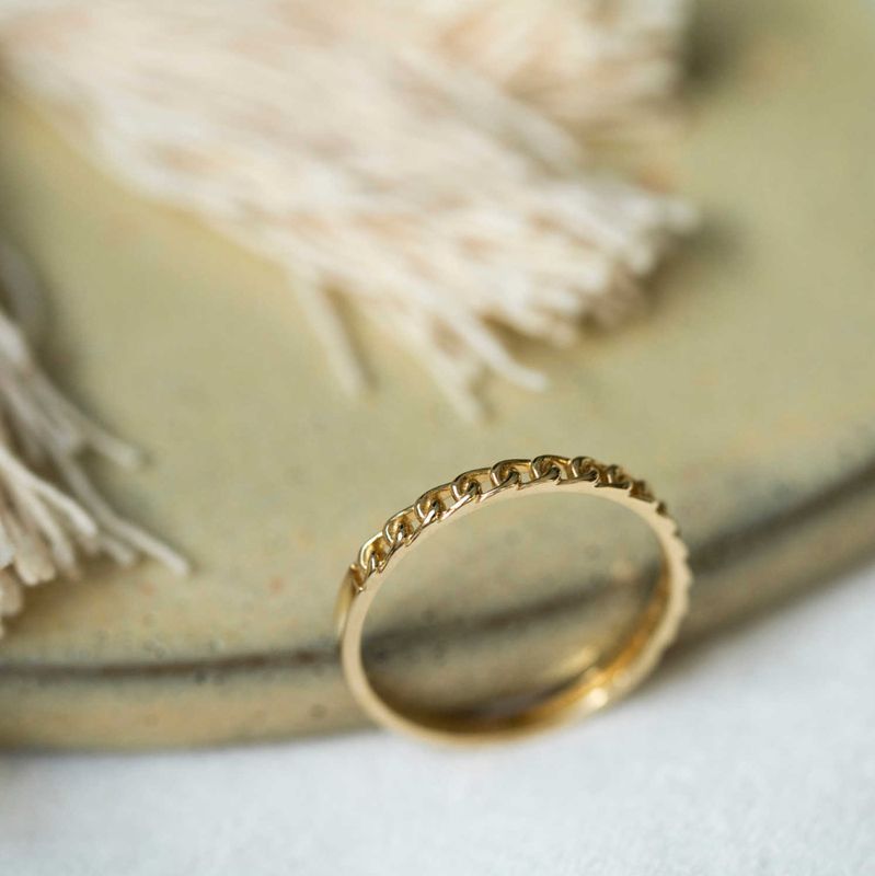 Ring i gultgull